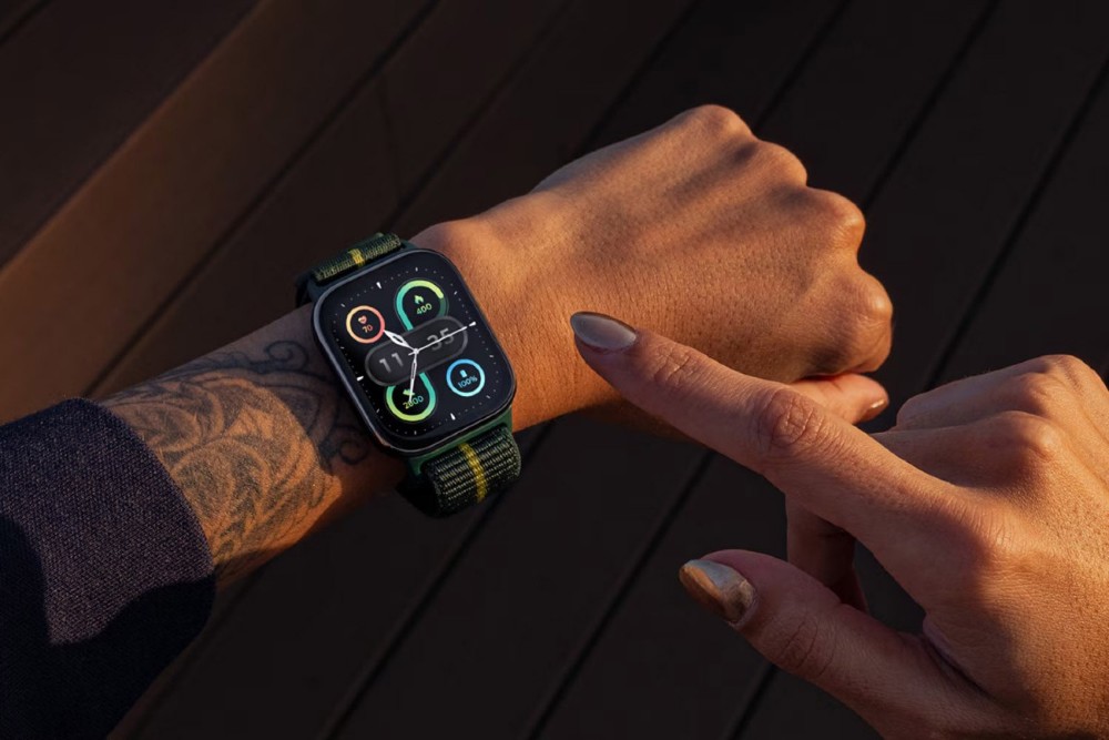Moto Watch Fit